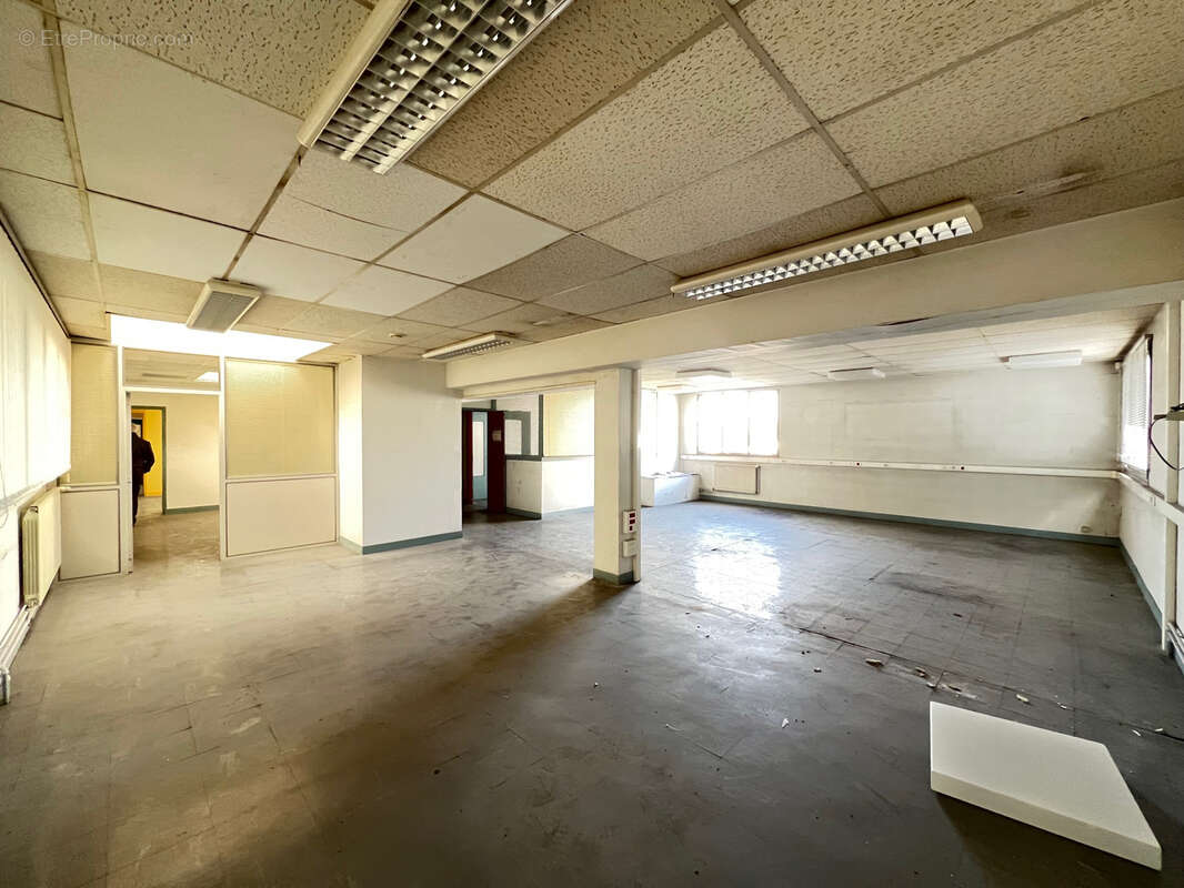 Commerce à FRESSENNEVILLE