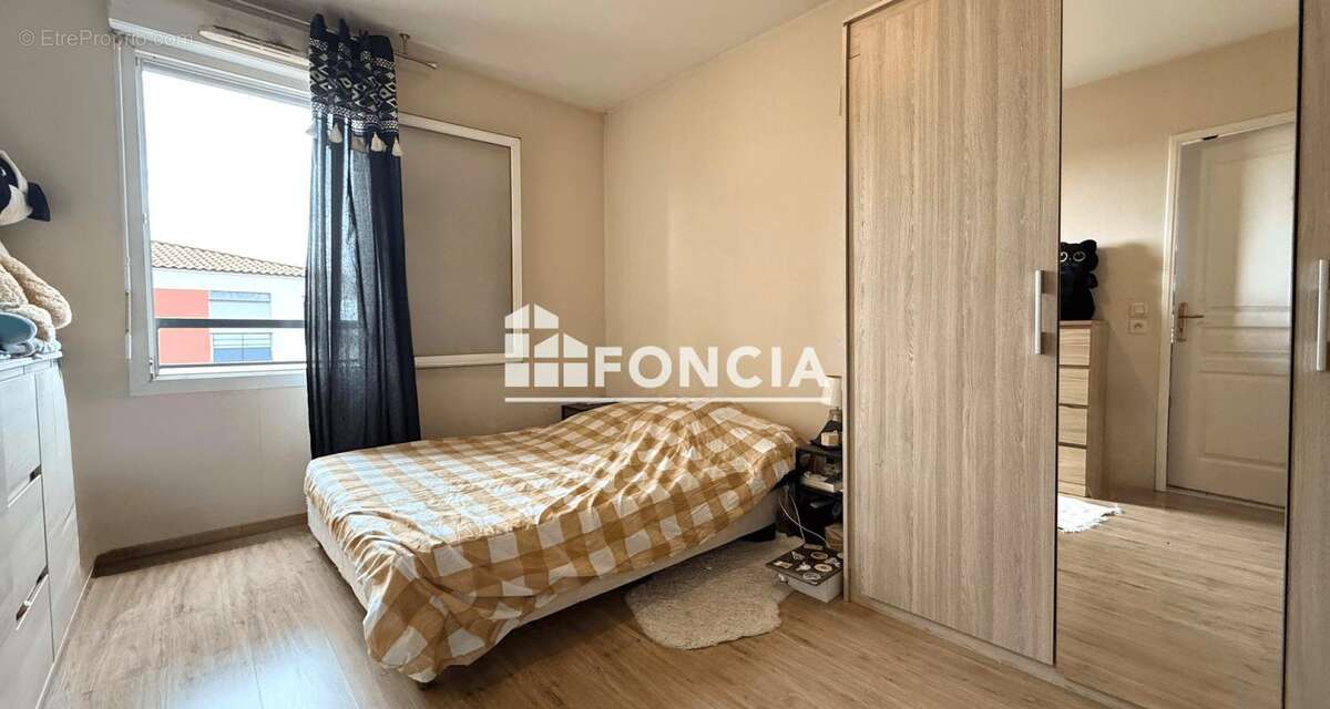 Appartement à MEYZIEU