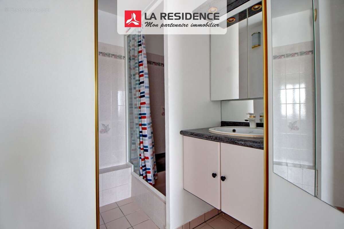 Appartement à LES CLAYES-SOUS-BOIS