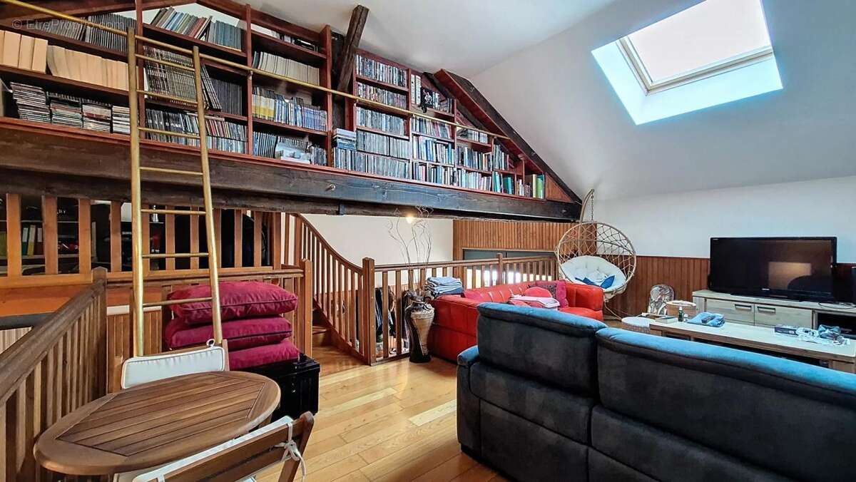 Maison à COMPREIGNAC