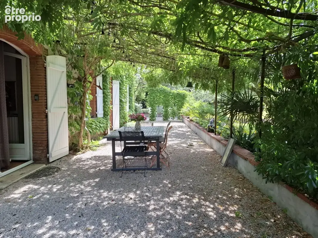 Carbonne maison à vendre avec grand jardin et piscine