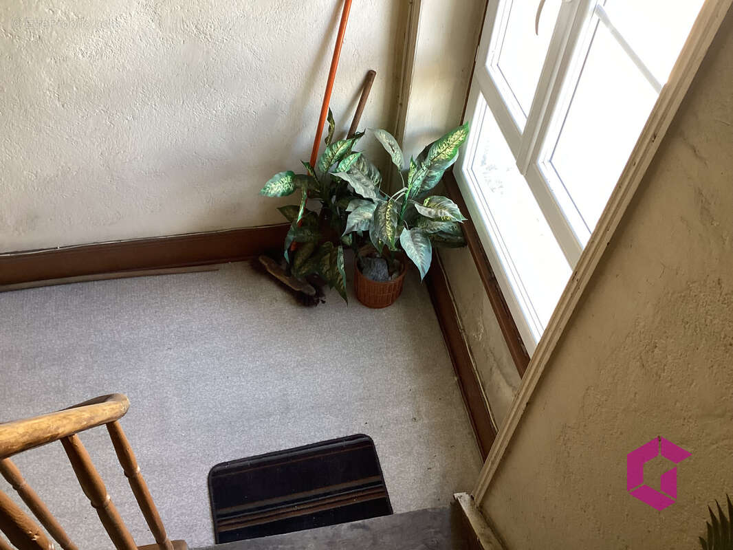 EN EXCLUSIVITE ! appartement traversant au 2ème et dernier étage, à rénover,  avec cave et grenier - photo 7