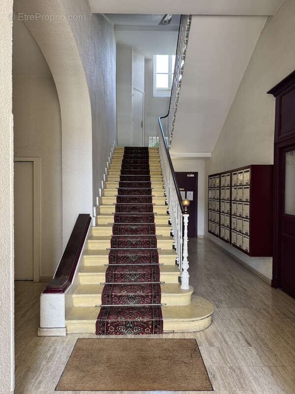 Studio meublé avec balcon - photo 7