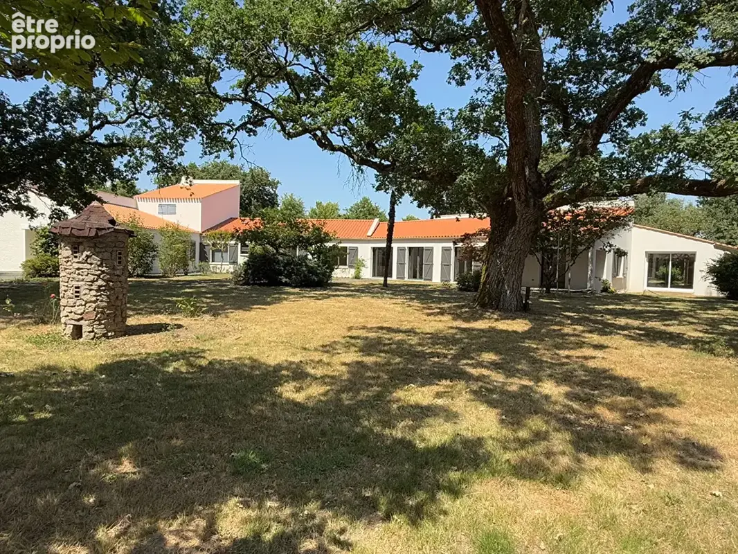 Photo Maison à Montaigu au prix de 987 000€