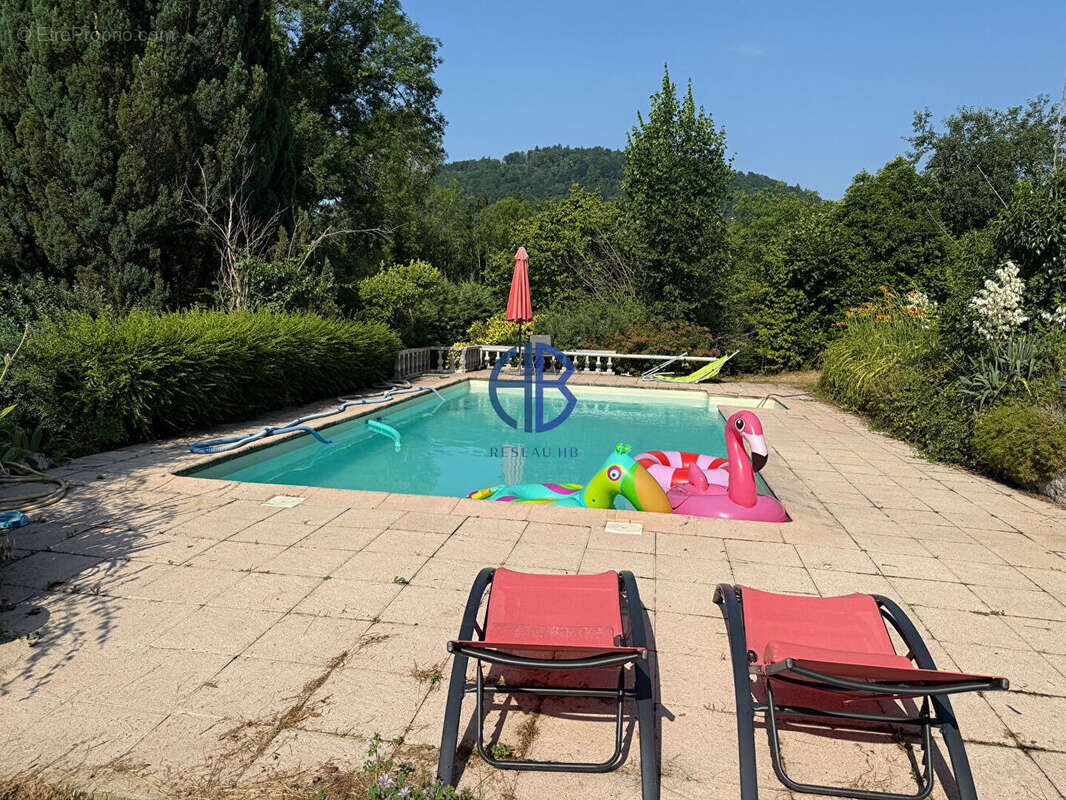 Maison à SAINT-ETIENNE-DE-CROSSEY