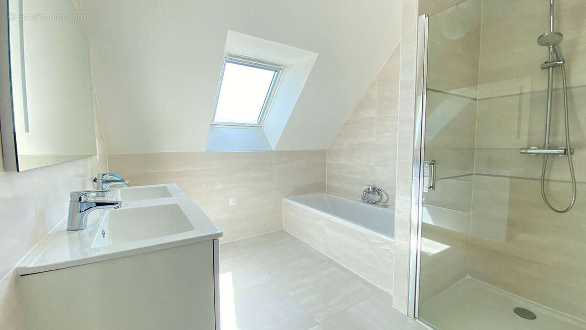 Maison à GRANDCHAMPS-DES-FONTAINES