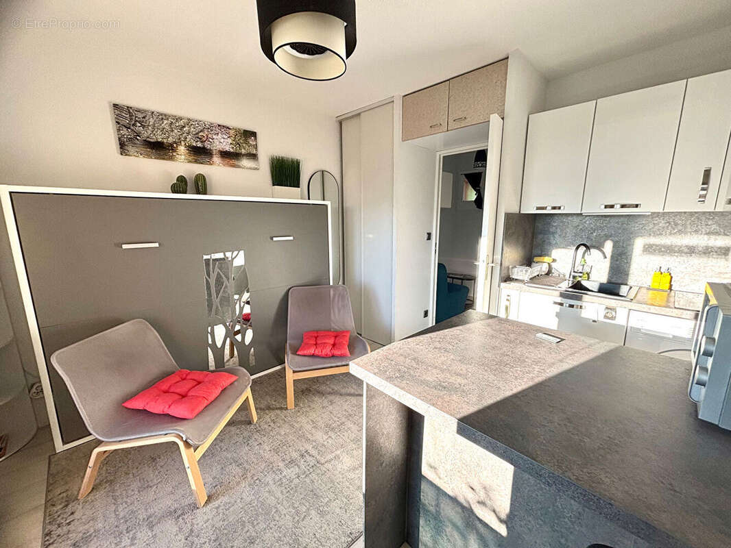 Appartement à LA LONDE-LES-MAURES