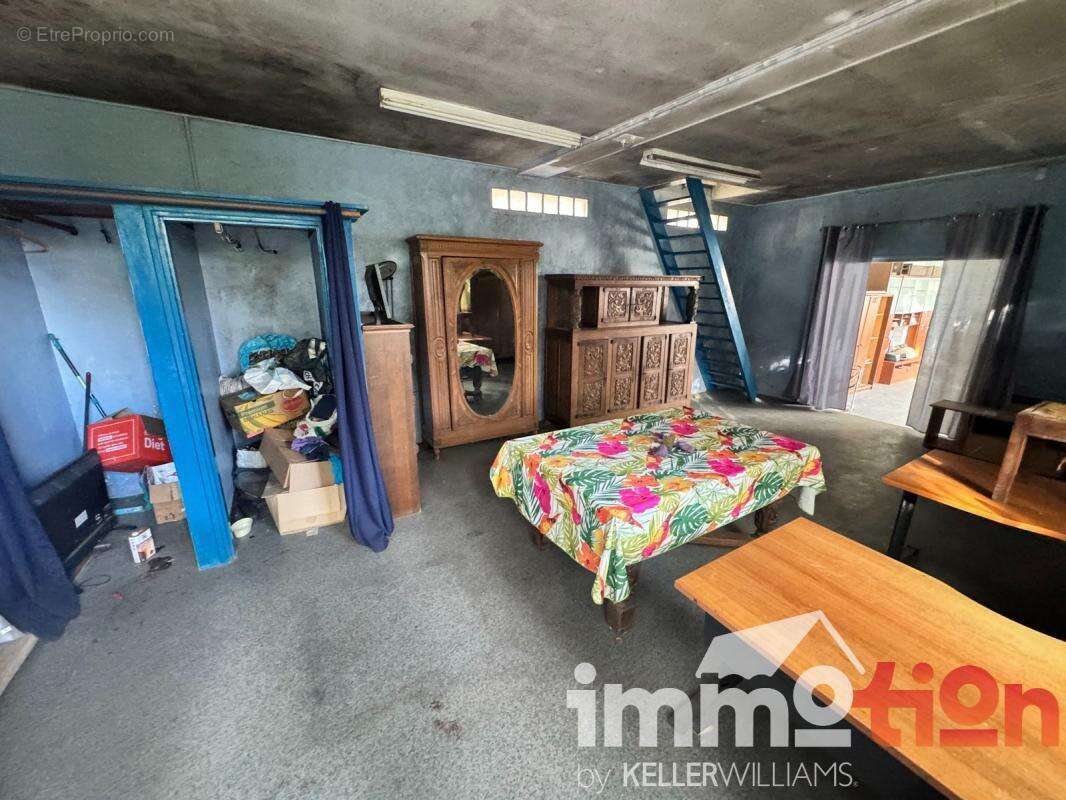 Commerce à FEUQUIERES-EN-VIMEU