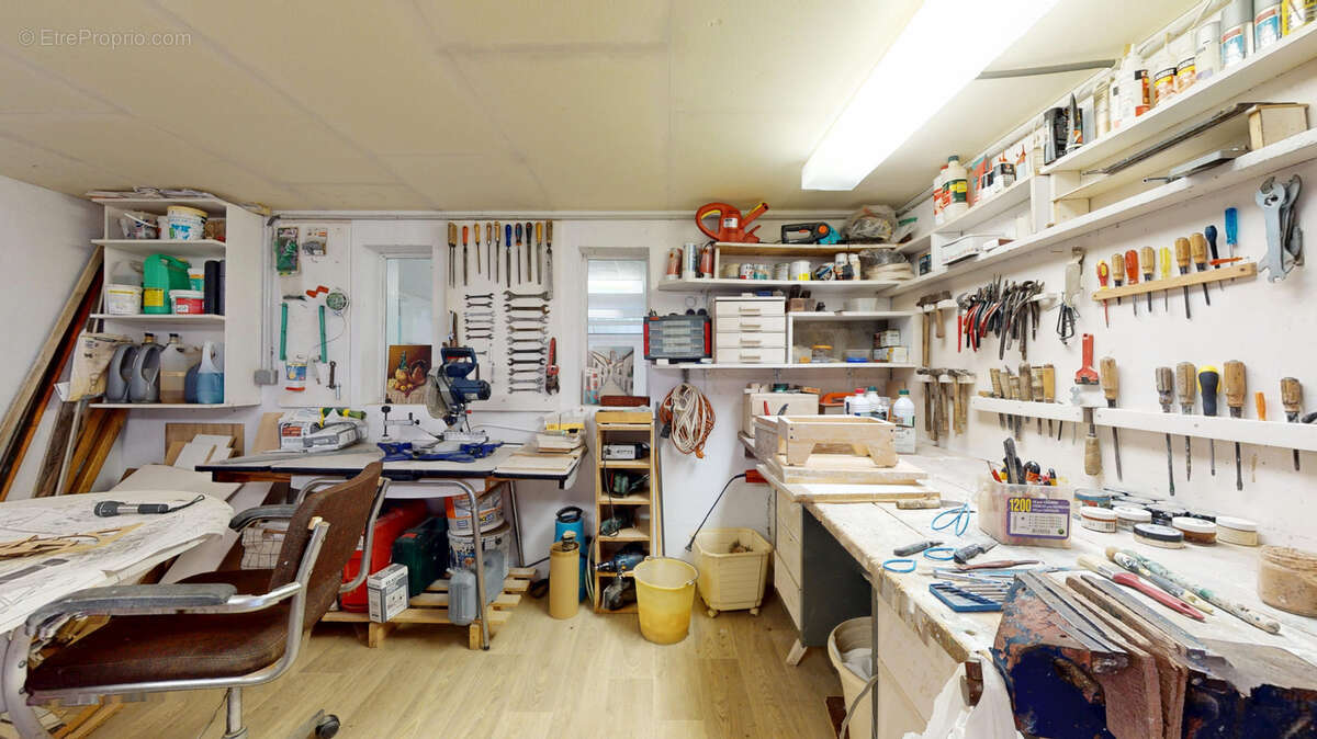 Maison à SAINTE-GENEVIEVE-DES-BOIS