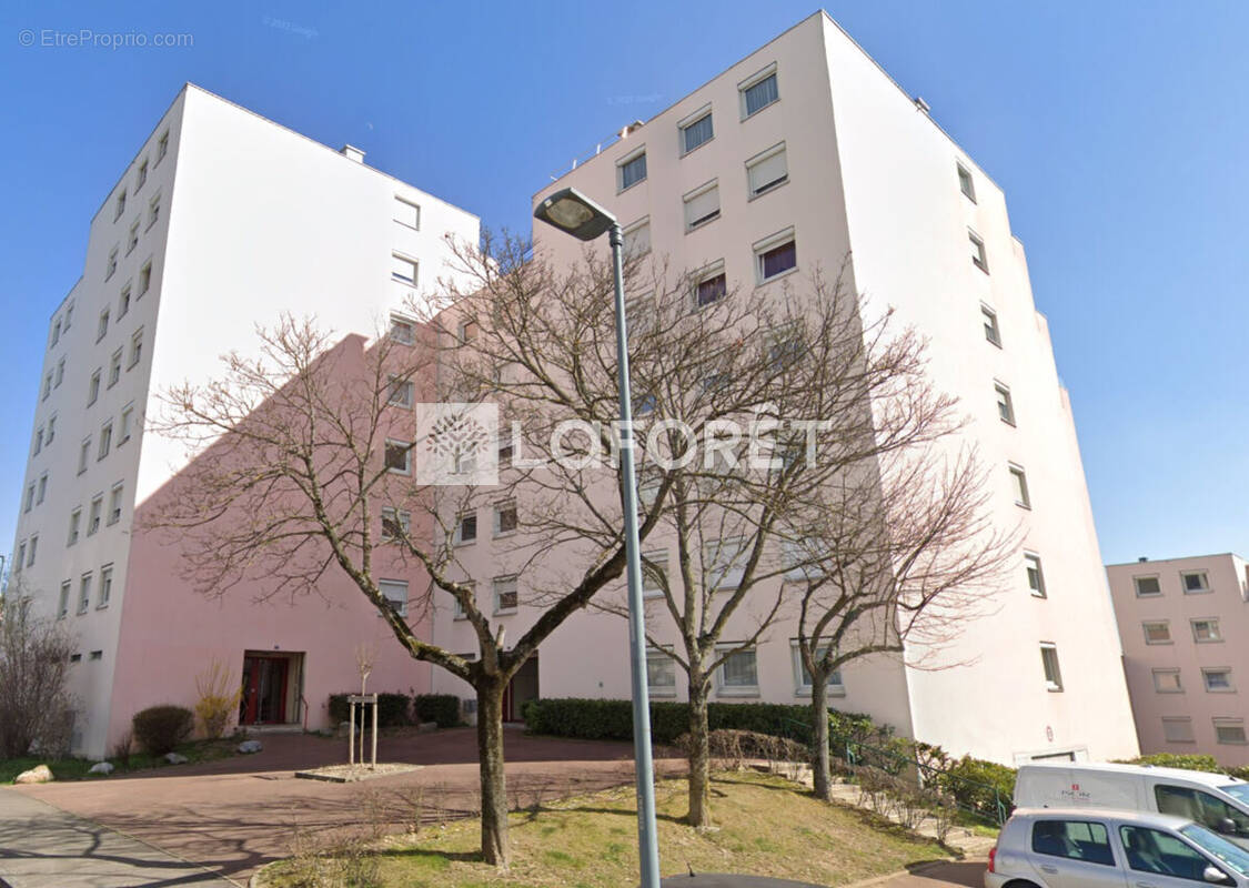 Appartement à RILLIEUX-LA-PAPE