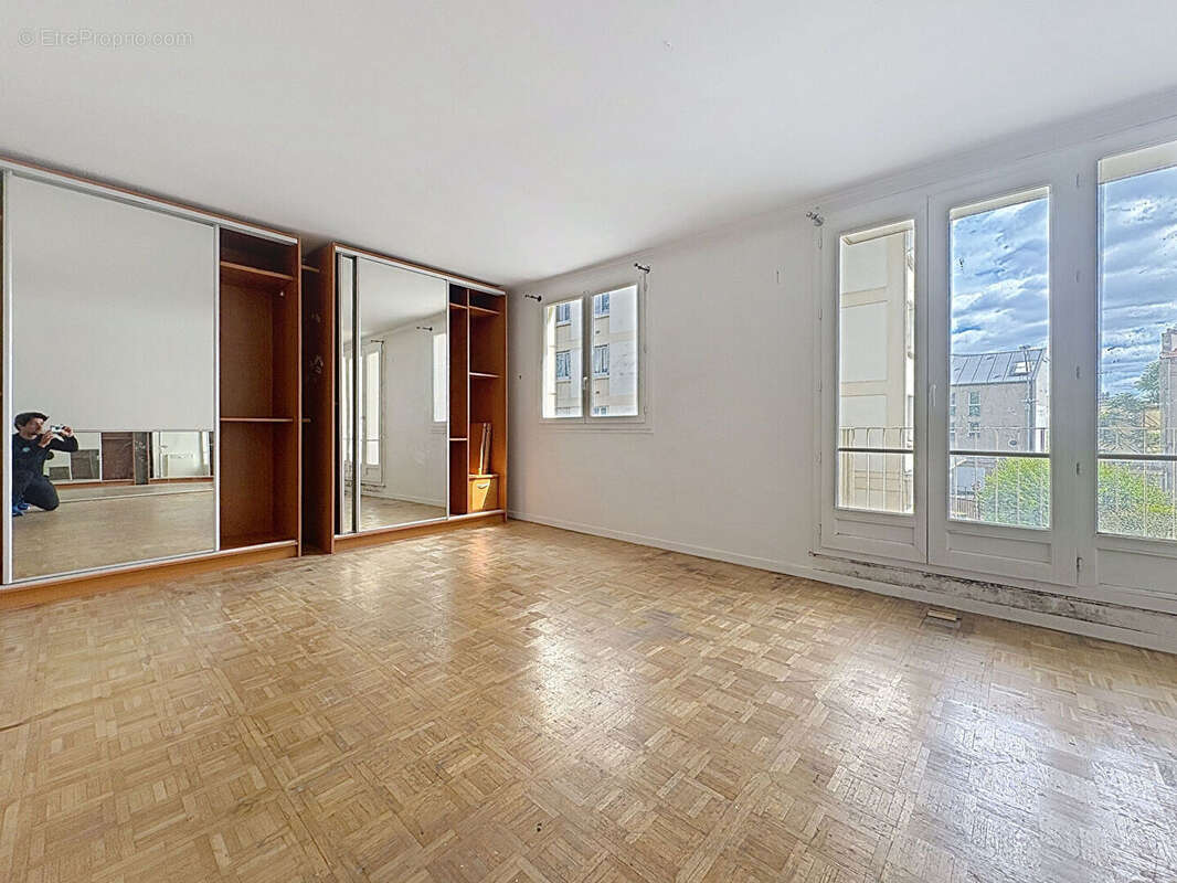 Appartement à LES LILAS
