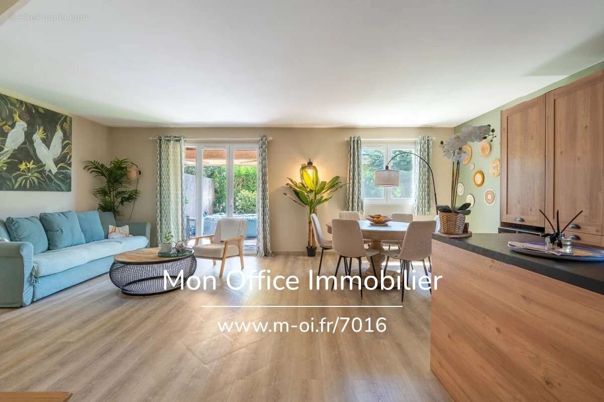 Référence : 7016-les - maison de charme avec jardin proche plages à cavalaire sur mer - photo 9