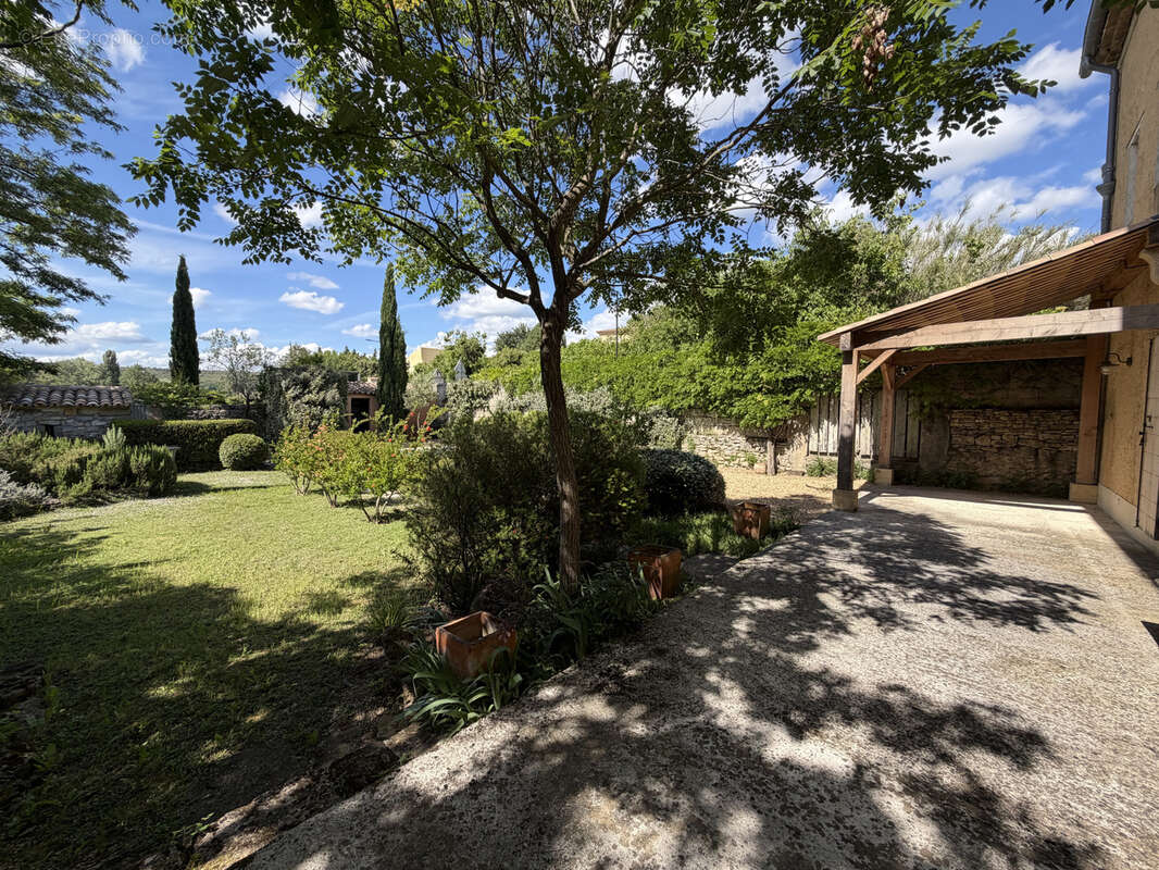 Maison à SAINT-QUENTIN-LA-POTERIE