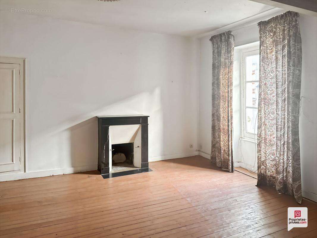 Maison à PRECIGNE