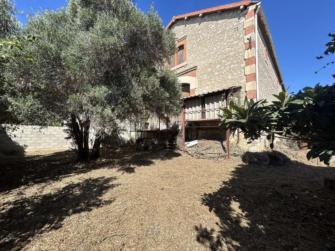 Maison à CUXAC-D&#039;AUDE