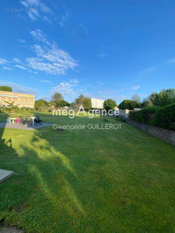 Maison neobretonne sur un vaste terrain constructible - photo 7