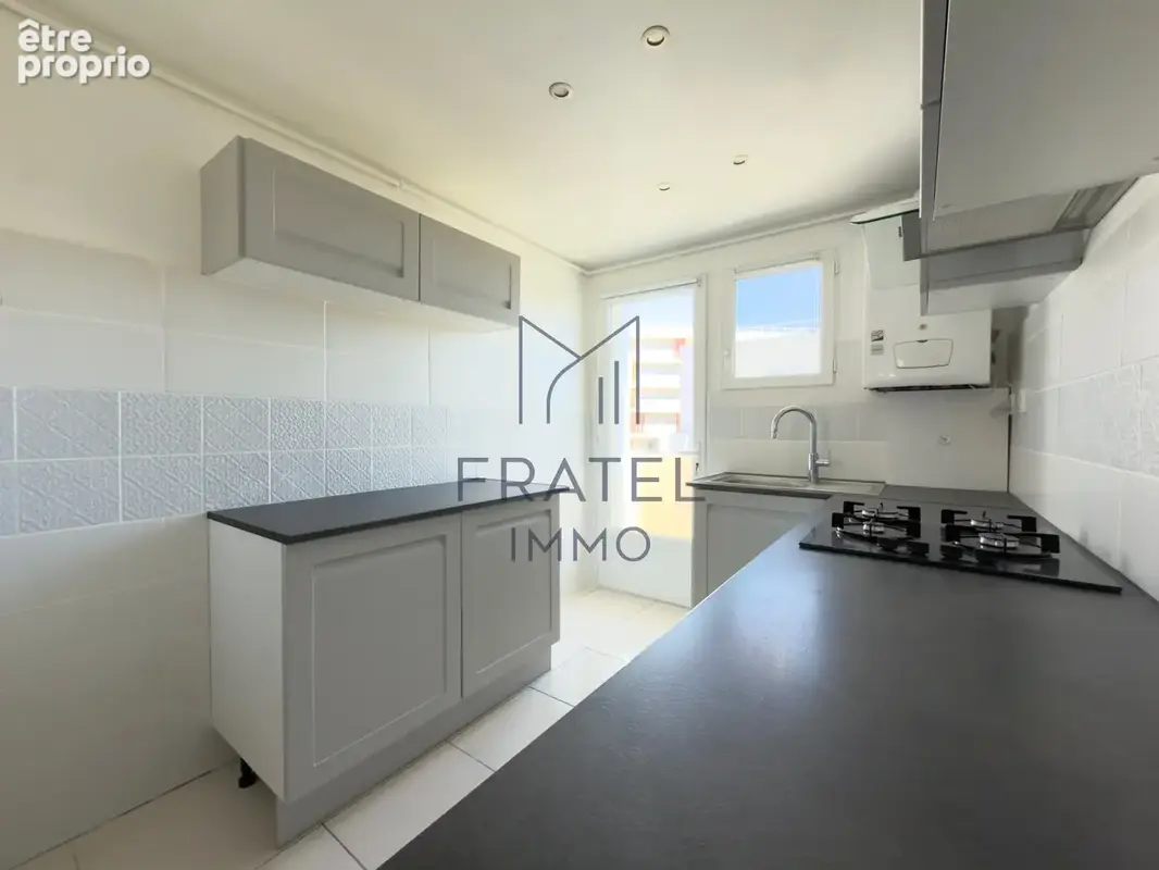 T4 rénové de 63 m2   terrasse, balcon & cave - photo 10
