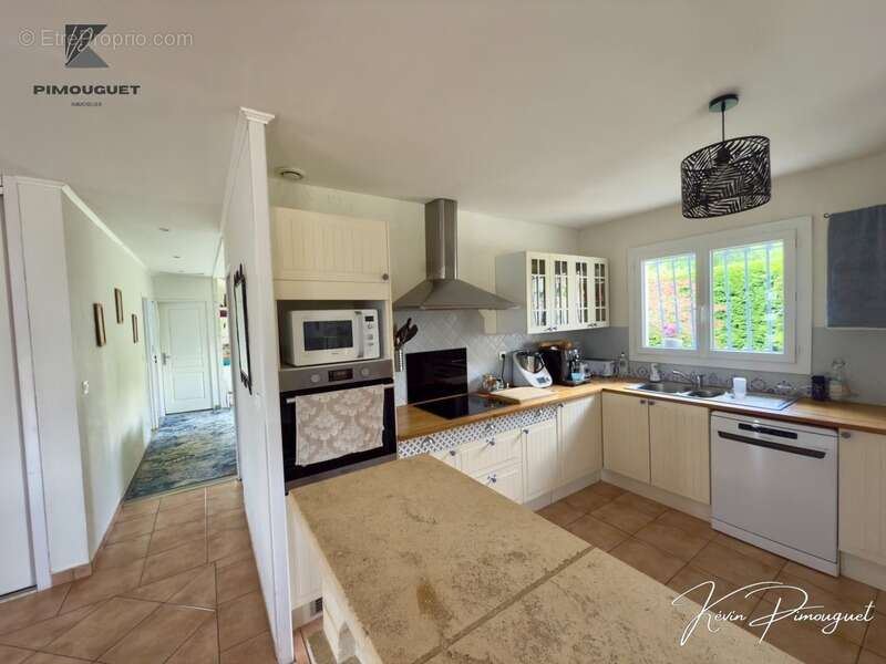 Maison à MOULIETS-ET-VILLEMARTIN