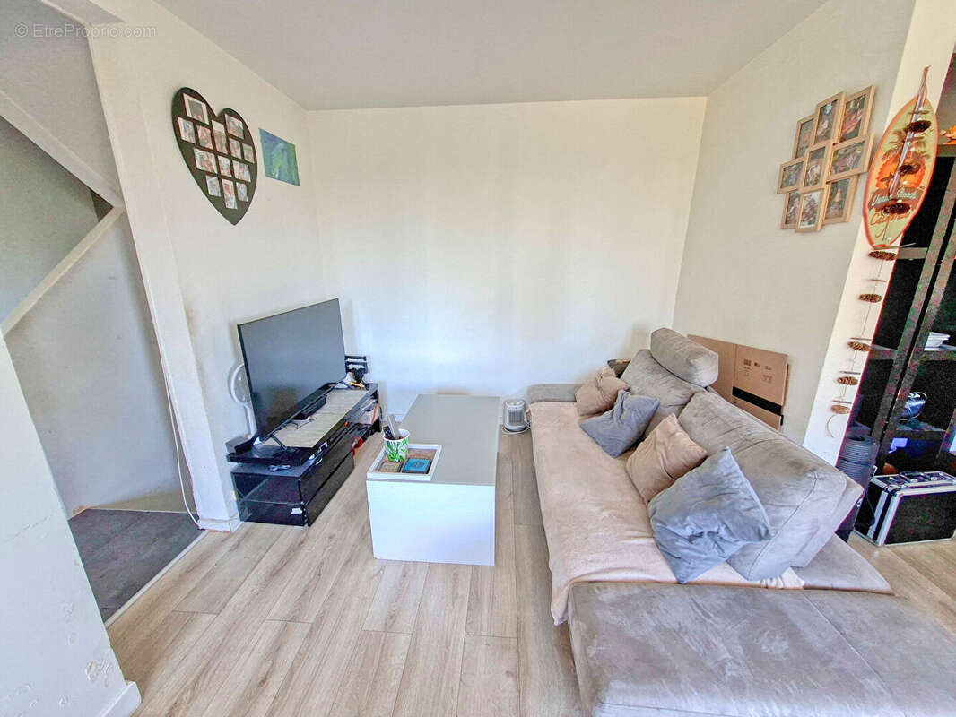 Appartement à FRESNES