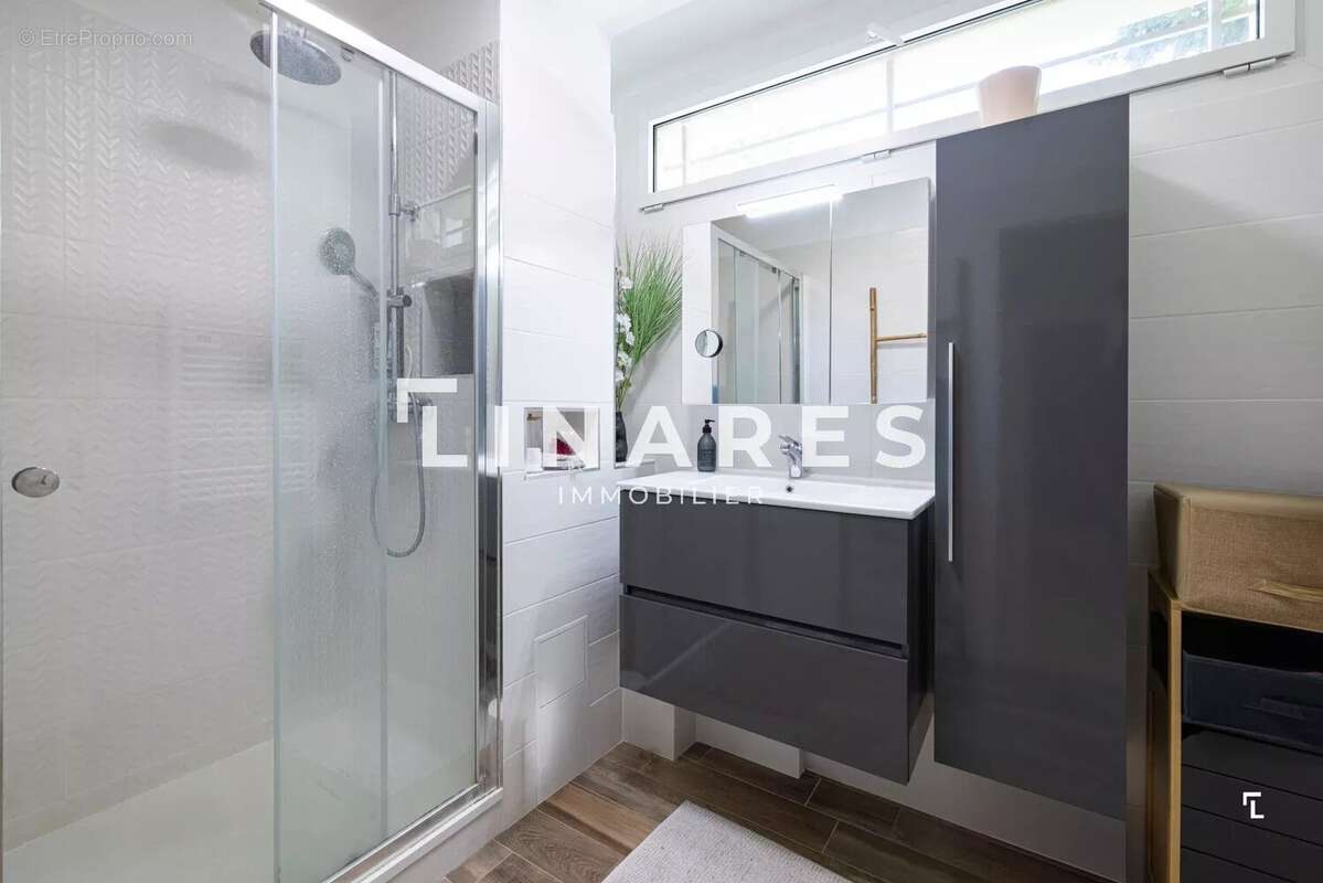 Appartement à MARSEILLE-9E