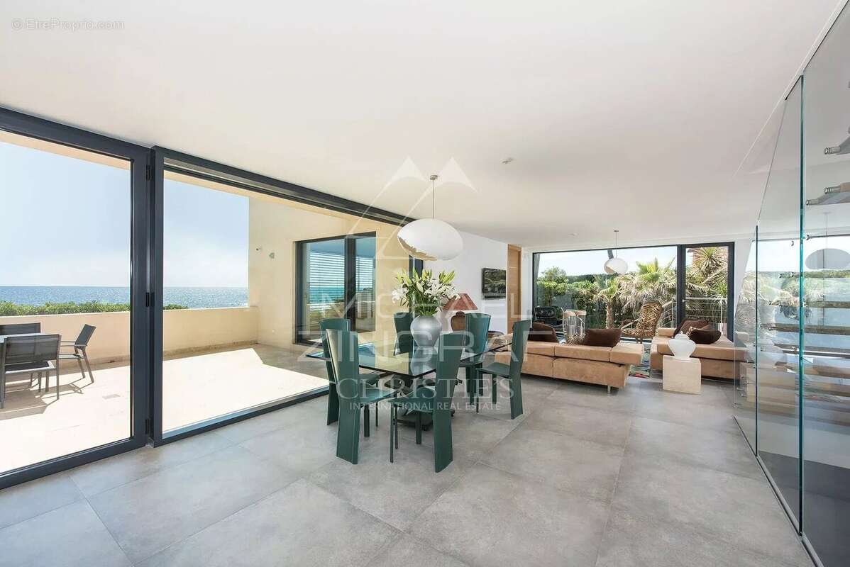 Maison à FREJUS