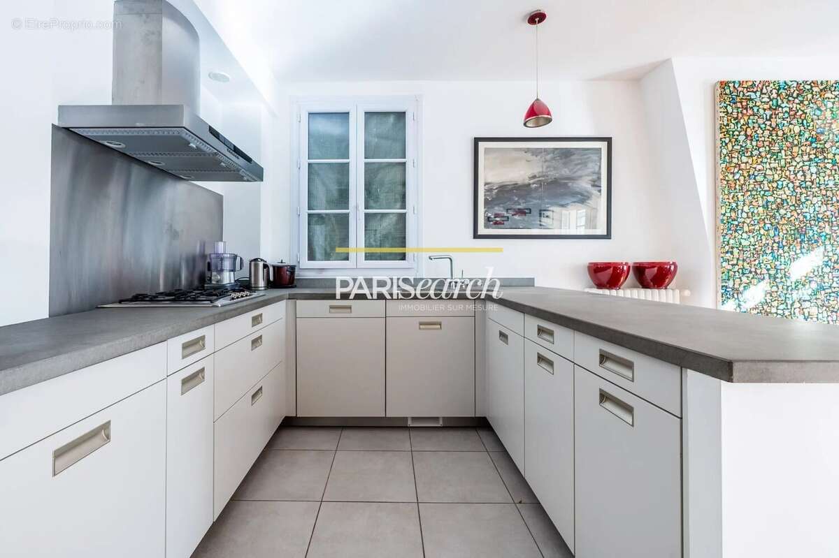 Appartement à PARIS-16E