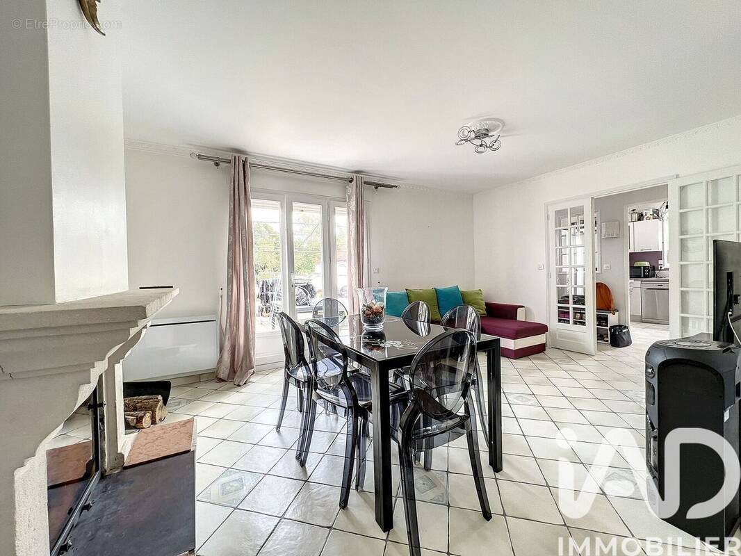 Photo 1 - Appartement à COMBS-LA-VILLE