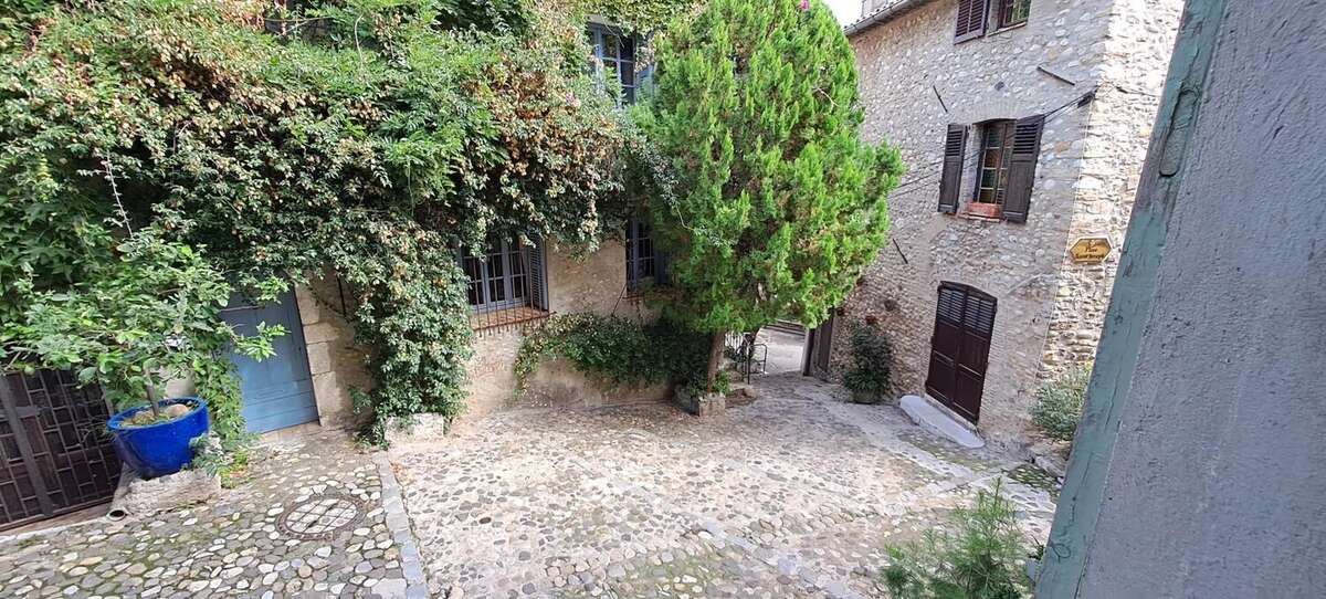 Appartement 60 m² à Cagnes-Sur-Mer  - photo 2