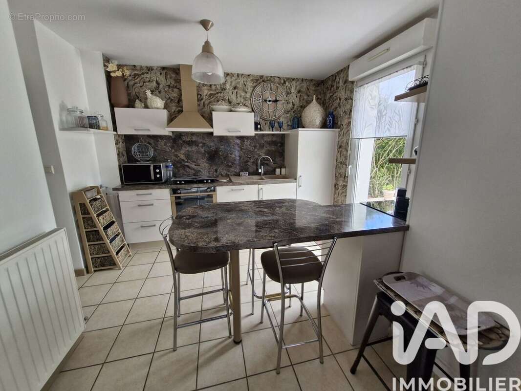 Photo 2 - Maison à NEUVILLE-AUX-BOIS