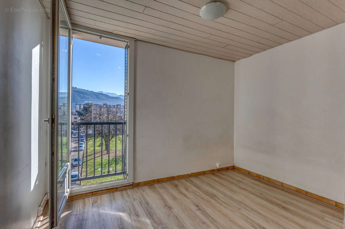 Appartement à SAINT-MARTIN-D&#039;HERES