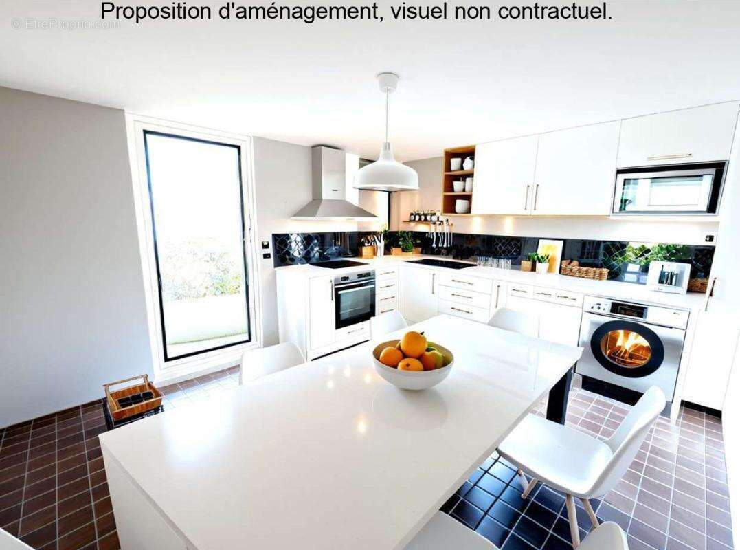 Maison à LUSIGNAN