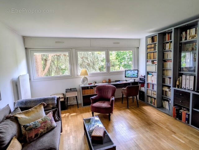 Appartement à CHARENTON-LE-PONT