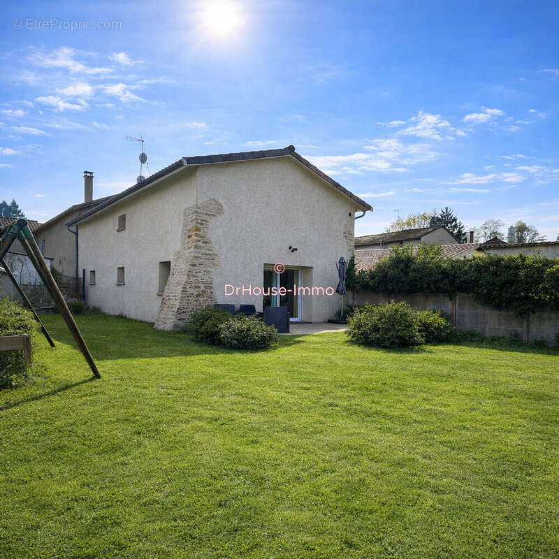 Maison à MONTMERLE-SUR-SAONE