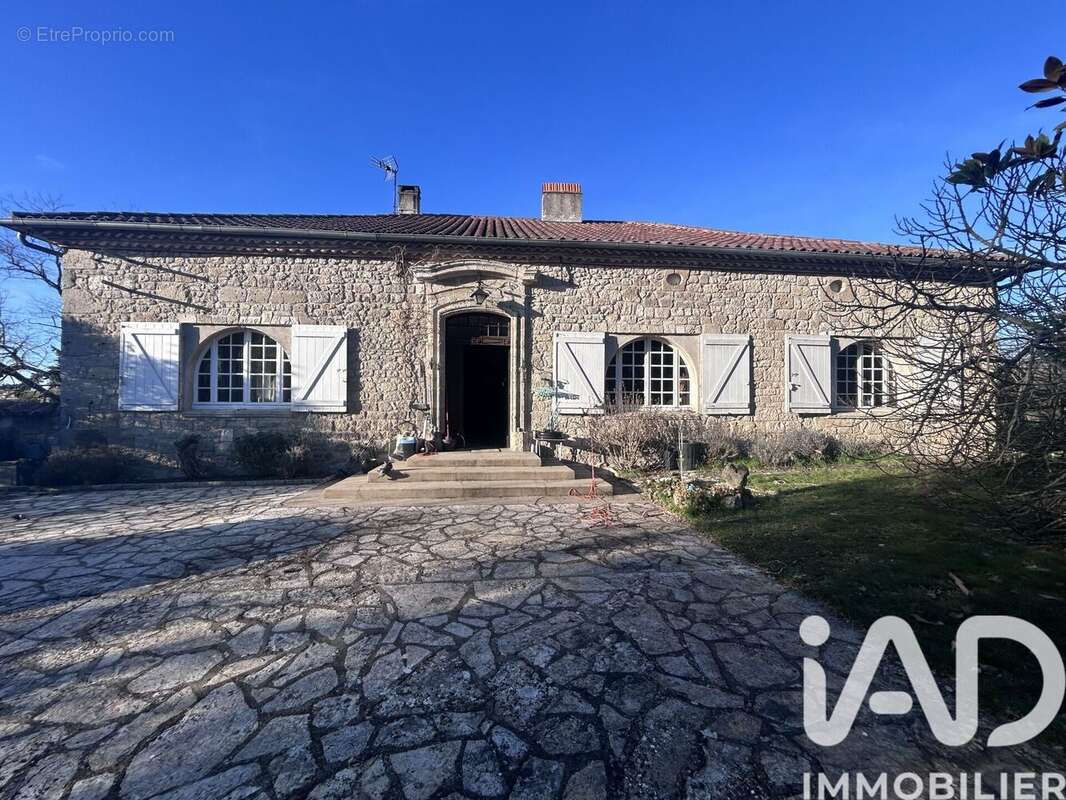 Maison 272 m² à Madaillan  - photo 3