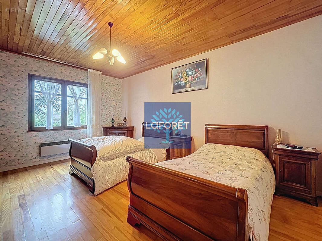 Maison à SAINT-GENIS-LAVAL