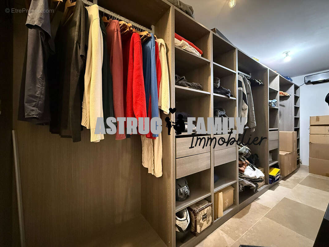 Maison à SAINT-LAURENT-D'AIGOUZE