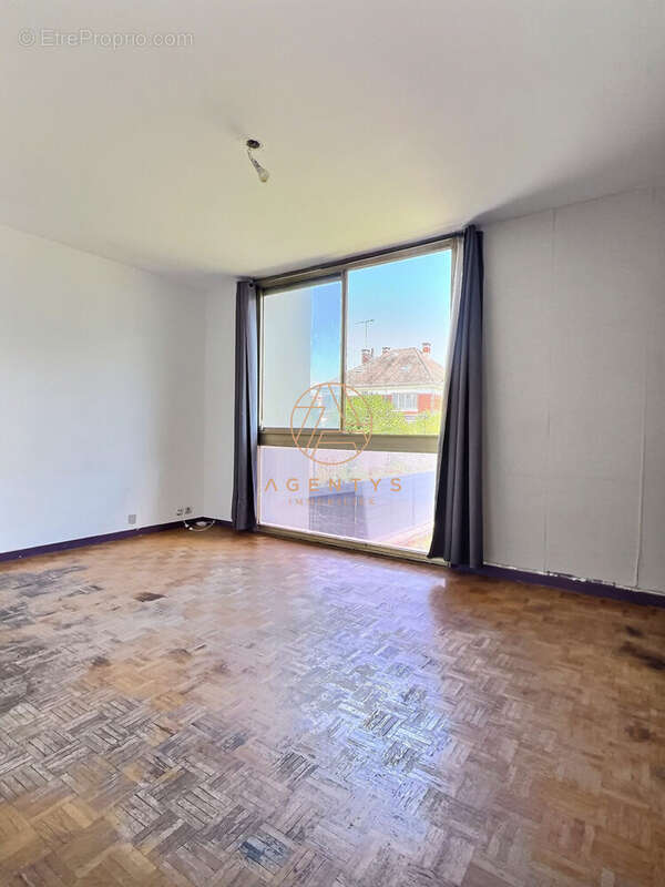 Appartement à SAINT-MAUR-DES-FOSSES