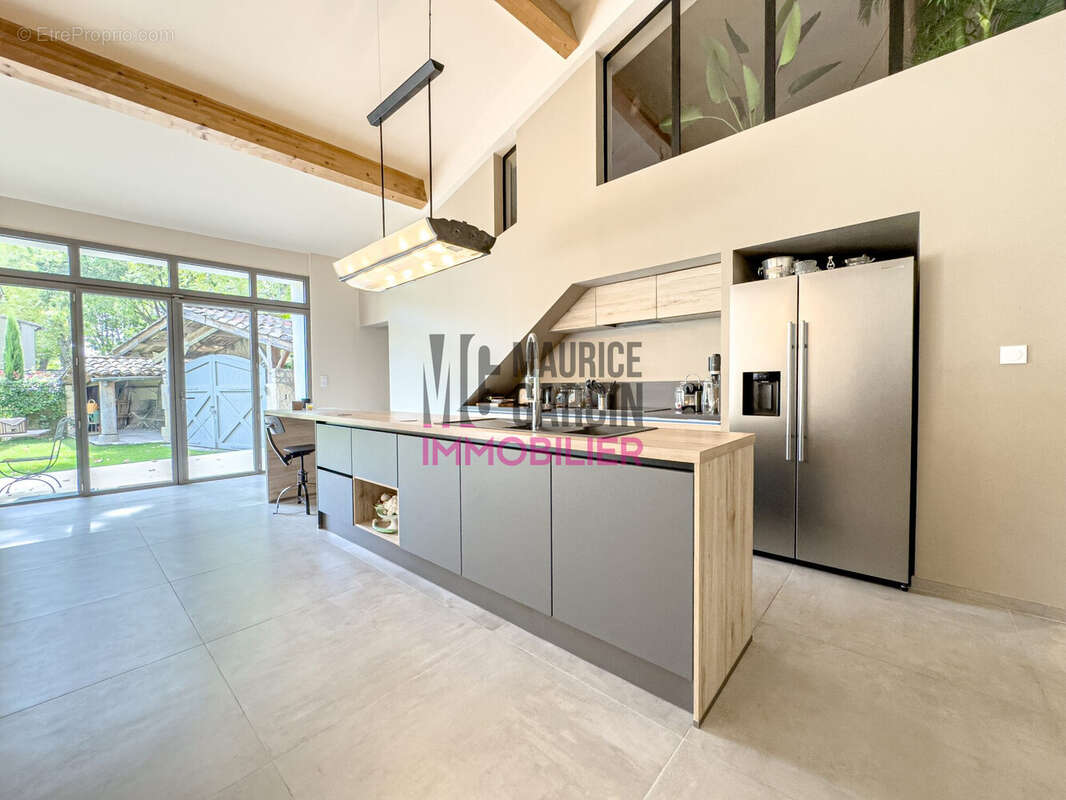 Maison 460 m² à Mormoiron  - photo 8
