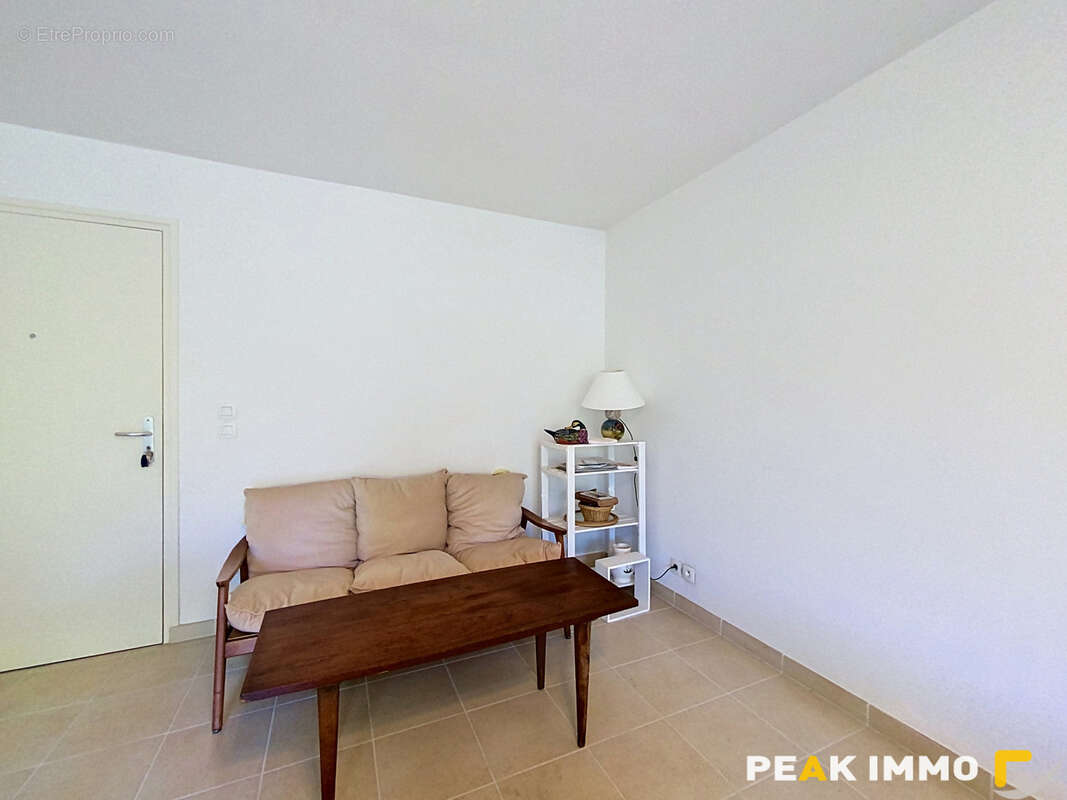 Appartement 47 m² à Ville-En-Sallaz  - photo 2