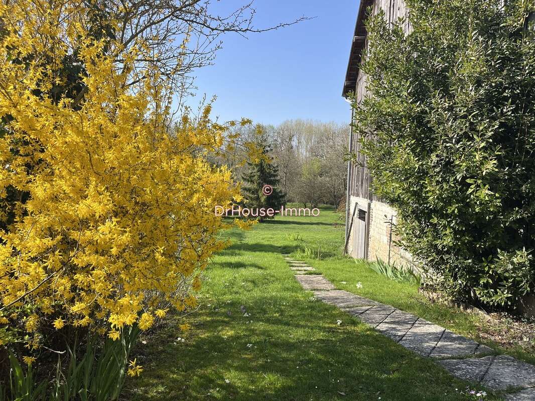 Maison à SAINT-BENOIT-SUR-SEINE