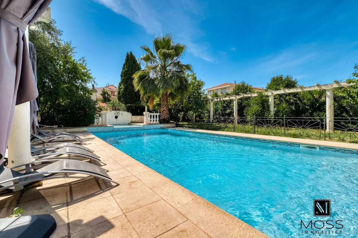 Parc Chambrun . Superbe Villa de 10 Pieces - photo 7