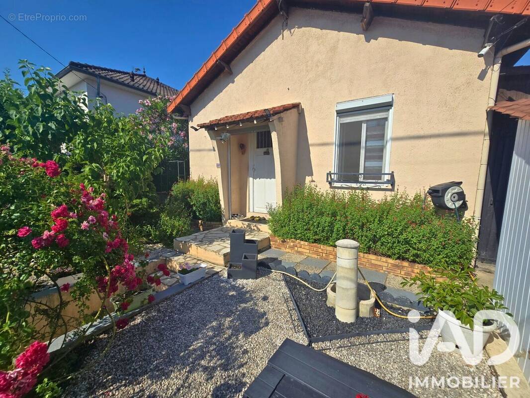 Photo 1 - Maison à SAINTE-GENEVIEVE-DES-BOIS