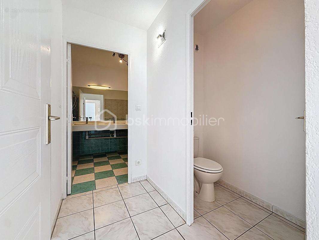 Appartement 2 pièces de 59 m2 avec jardin de 130 m2 + parking et cave - photo 12