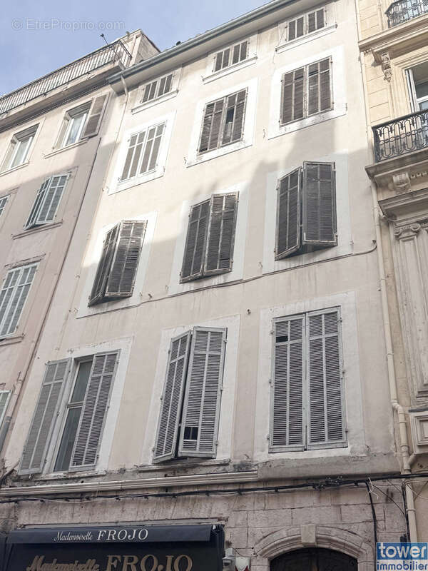 Appartement à MARSEILLE-1E