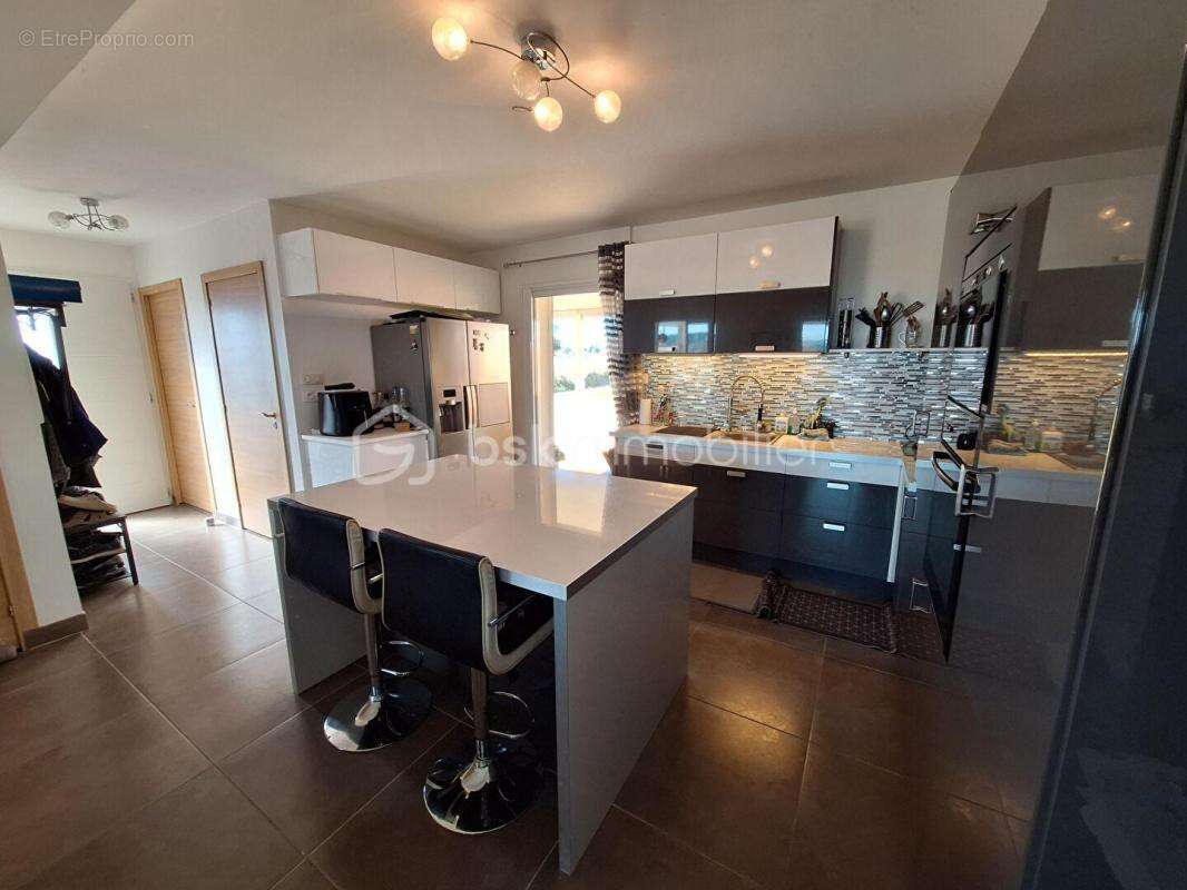 Villa de 255m², 3 chambres, garage, atelier, sur 2254m² de terrain - photo 9