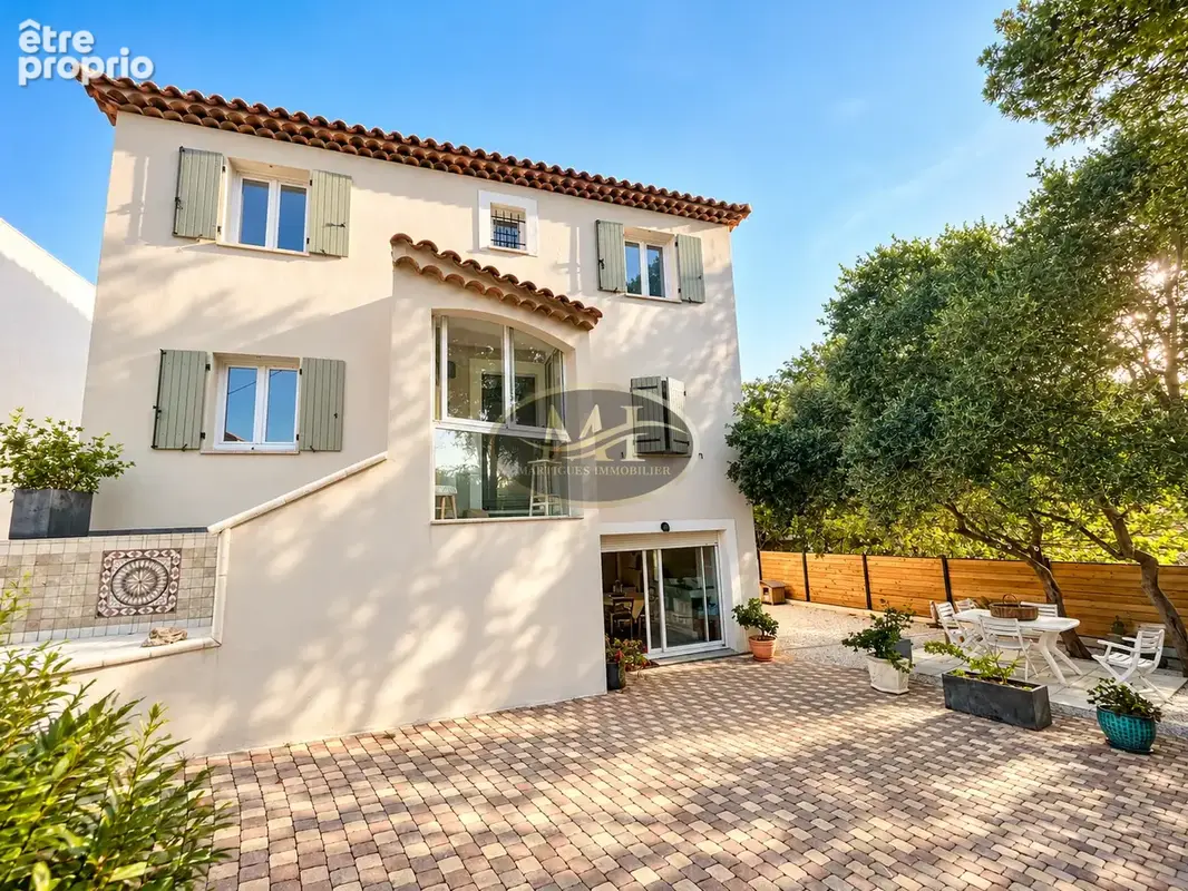 Jonquières   villa 190 m2   piscine   3 chambres + t3 - photo 1