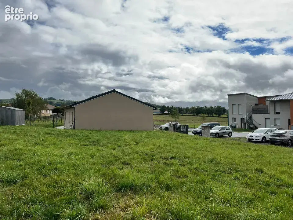 Terrain 627 m² à Naucelles  - photo 3