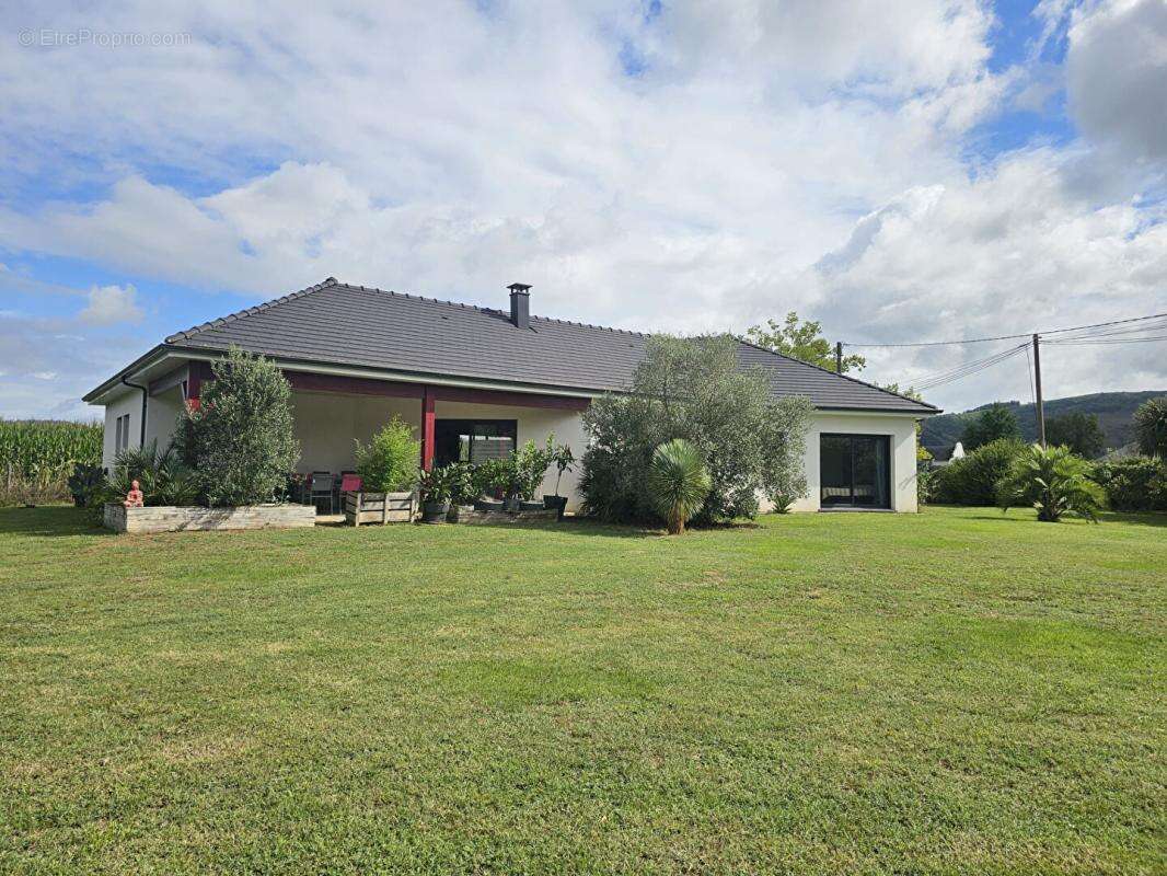 Maison à IDAUX-MENDY