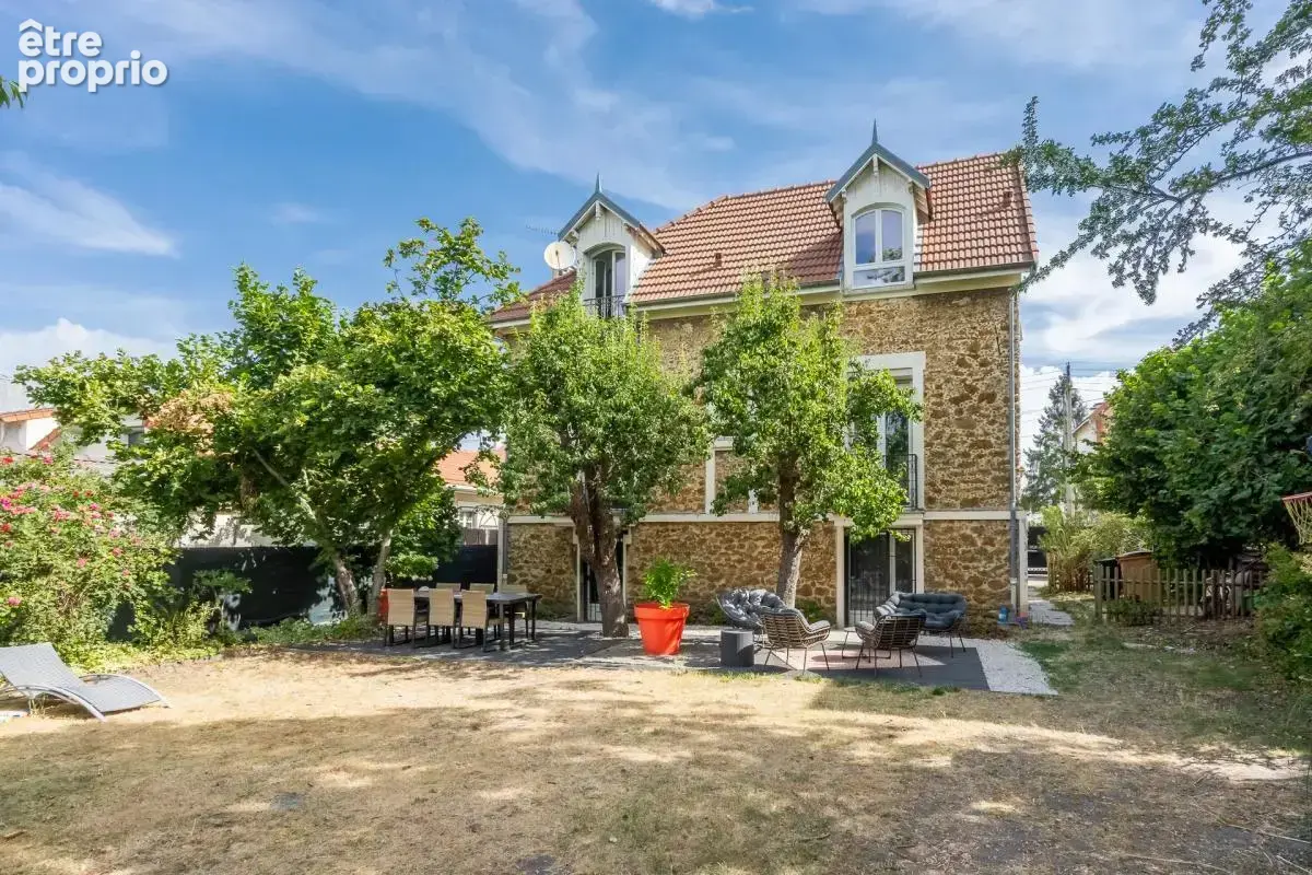 Maison de caractère de 145 m² avec jardin et sous-sol complet - photo 14