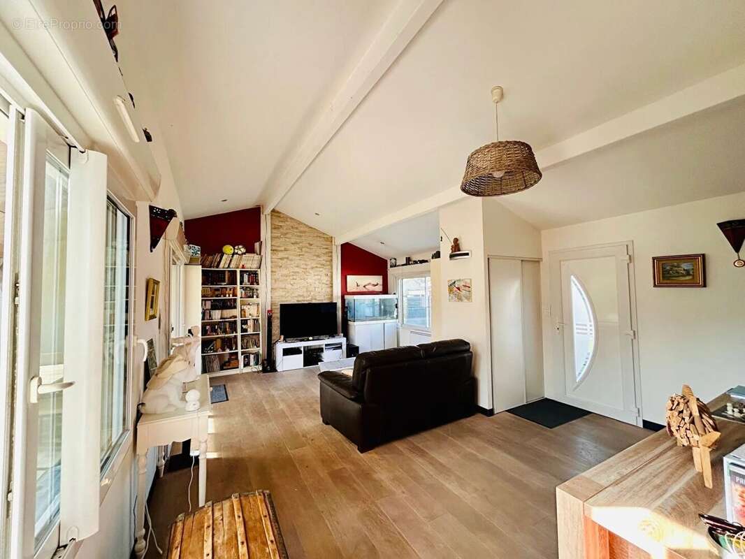 Maison à PARENTIS-EN-BORN